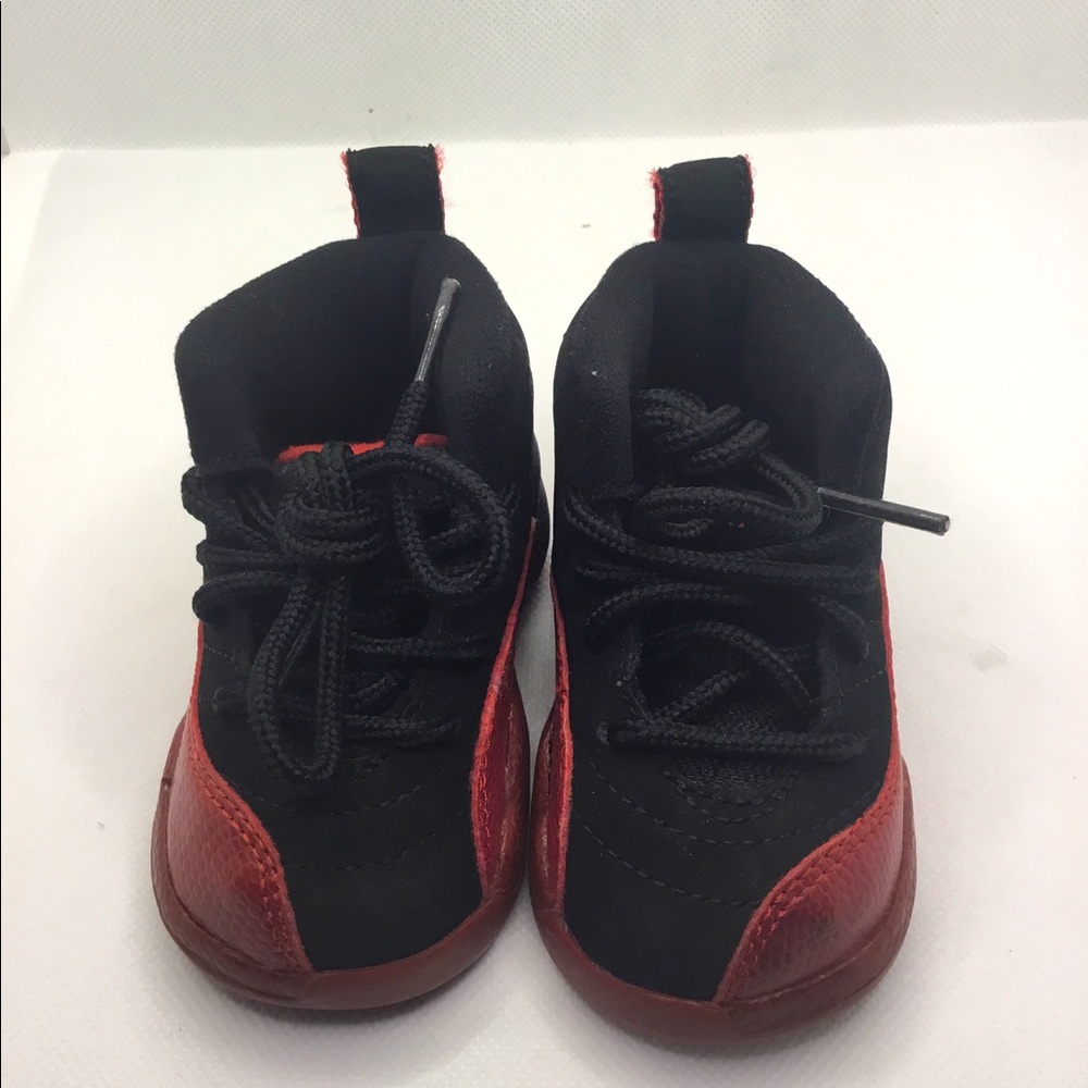 2️⃣3️⃣ JORDANS 🔥Size 3 Infant Sneakers